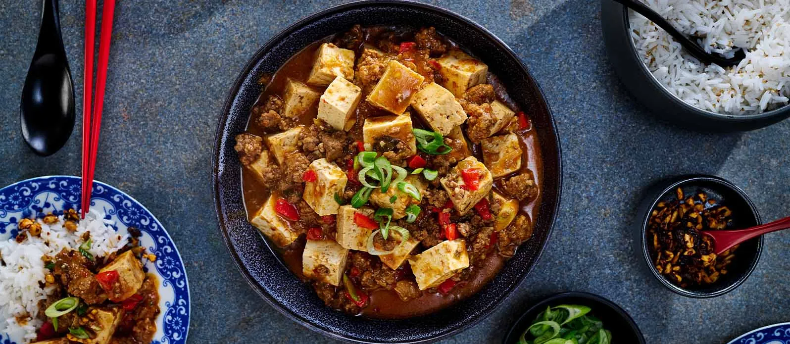 Mapo tofu com carne de vaca picante e crocante de malagueta
