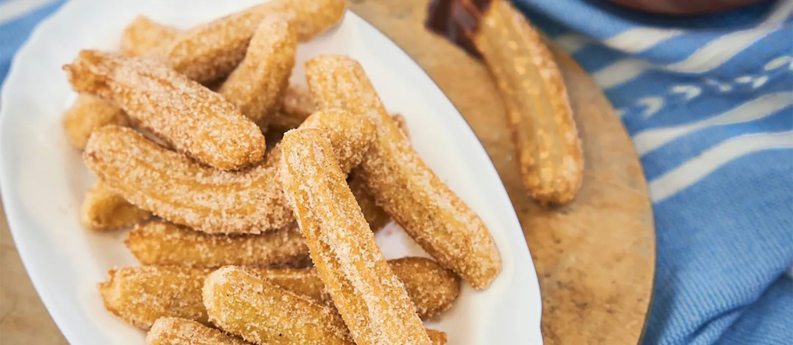 Churros com molho de chocolate