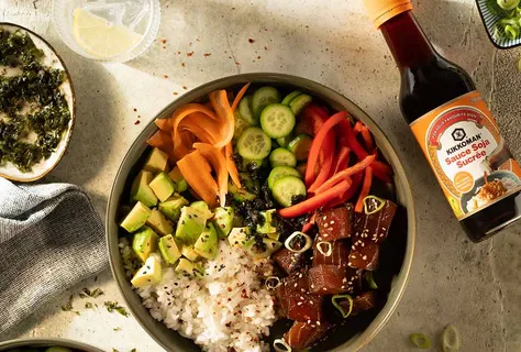 Poke bowl de atum com soja doce