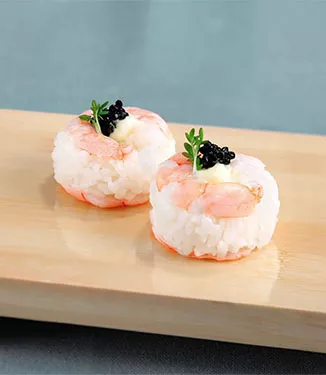 Sushi com camarões
