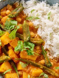 Ragú de abóbora e quiabo com arroz