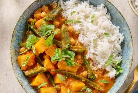 Ragú de abóbora e quiabo com arroz