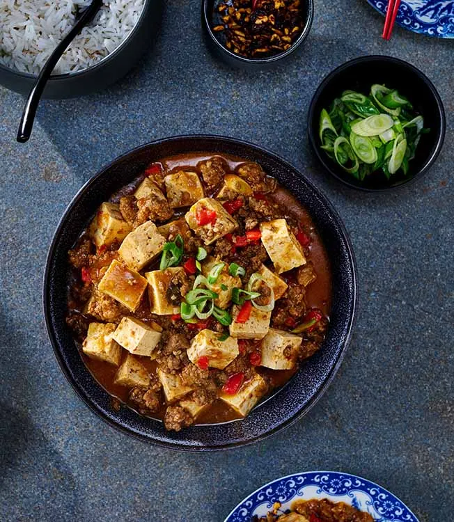 Mapo tofu com carne de vaca picante e crocante de malagueta