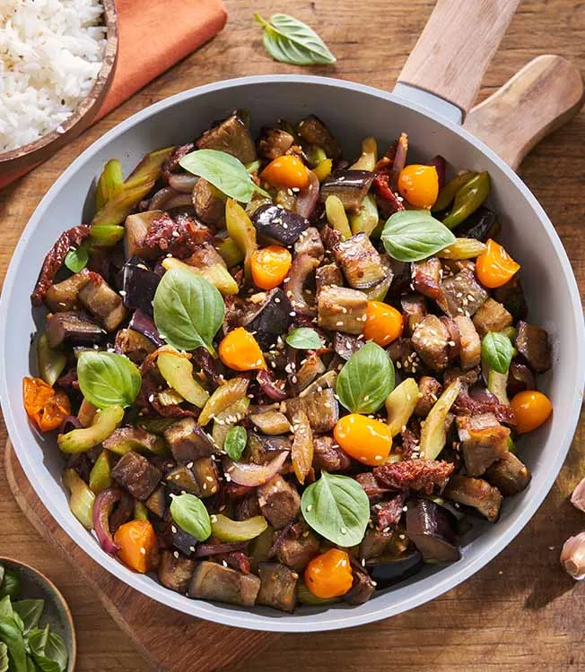 Beringela salteada com tomates secos