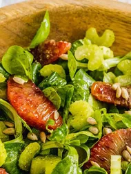 Salada de Canónigos com Aipo, Laranjas e Pesto