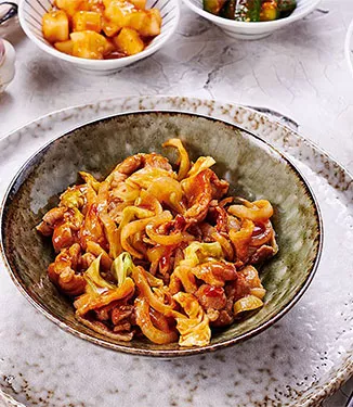 Barriga de porco frita com Kimchi
