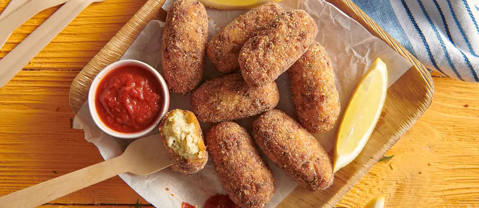 Pastéis de bacalhau com molho de tomate
