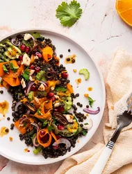 Salada de lentilhas com tâmaras e molho de citrinos