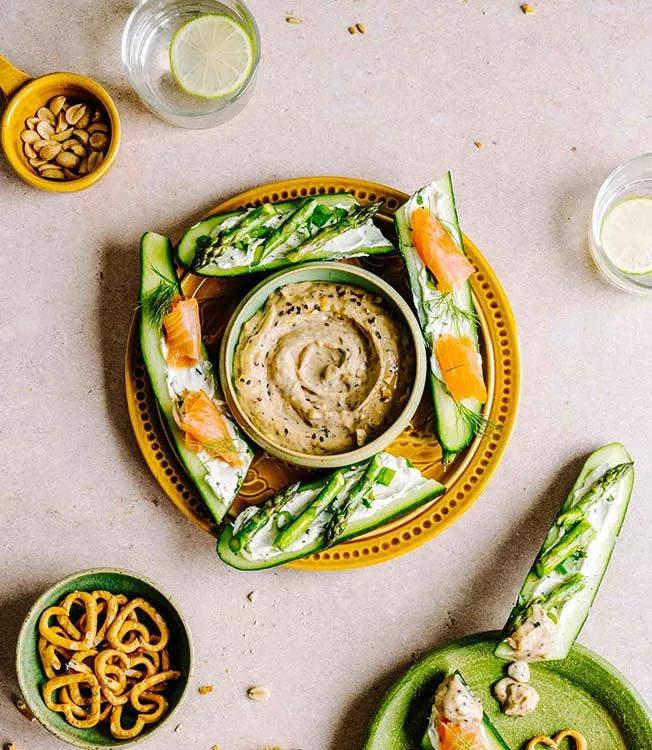 Barquinhos de pepino com maionese de tahini