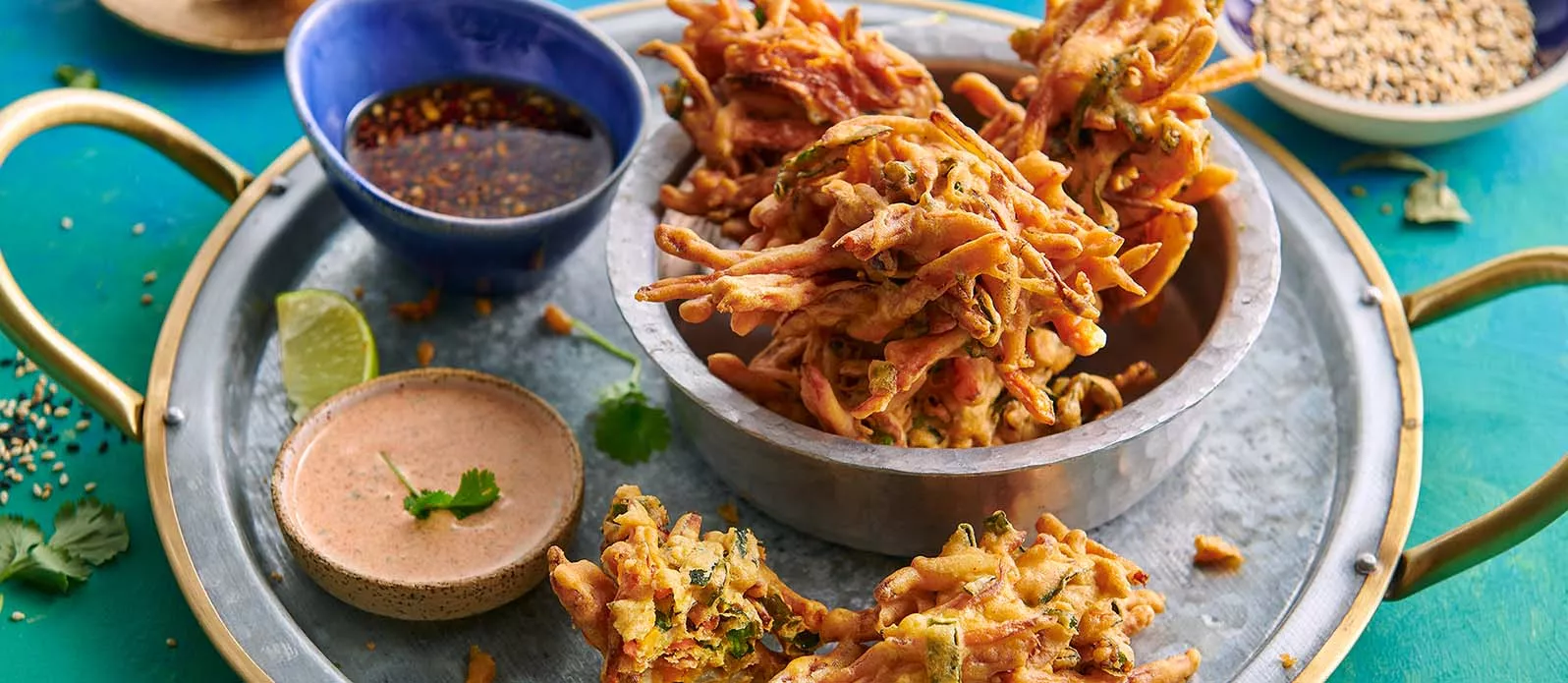 Pakoras de batata doce com molho de sésamo tamari