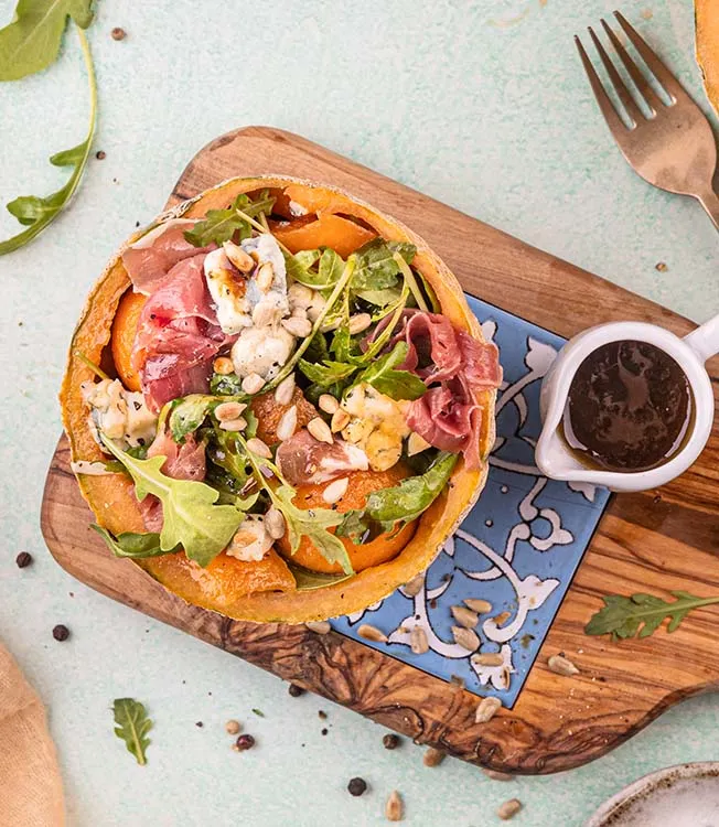 Salada de rúcula com melão e presunto