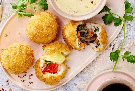 Maionese de poke de manga com bolas de sushi fritas