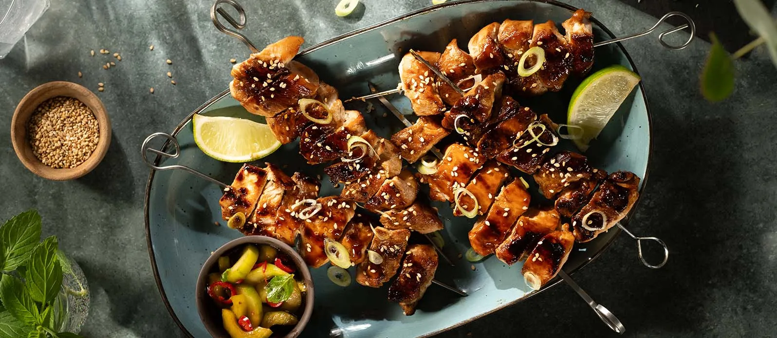 Espetadas de frango teriyaki grelhadas