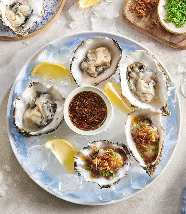 Ostras asiáticas em molho teriyaki