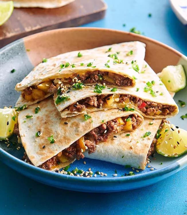 Quesadilla asiática de pato com fruta
