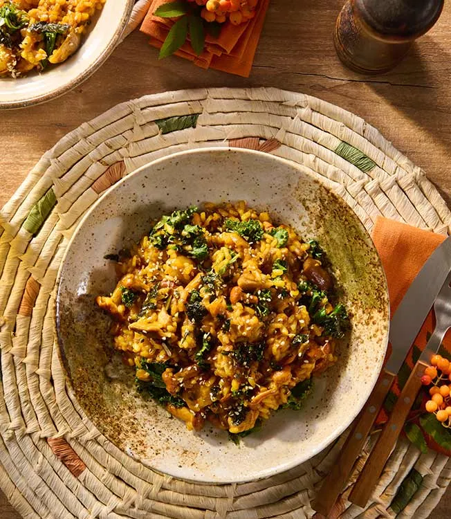 Jambalaya com cogumelos de outono, açafrão, couve kale e furikake