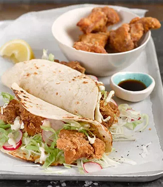 Tacos de Karaage (frango assado) com maionese de citrinos