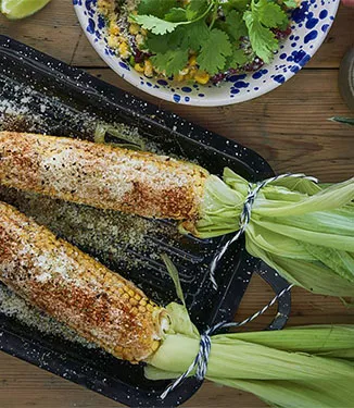 Maçaroca de milho grelhada com especiarias/Elotes